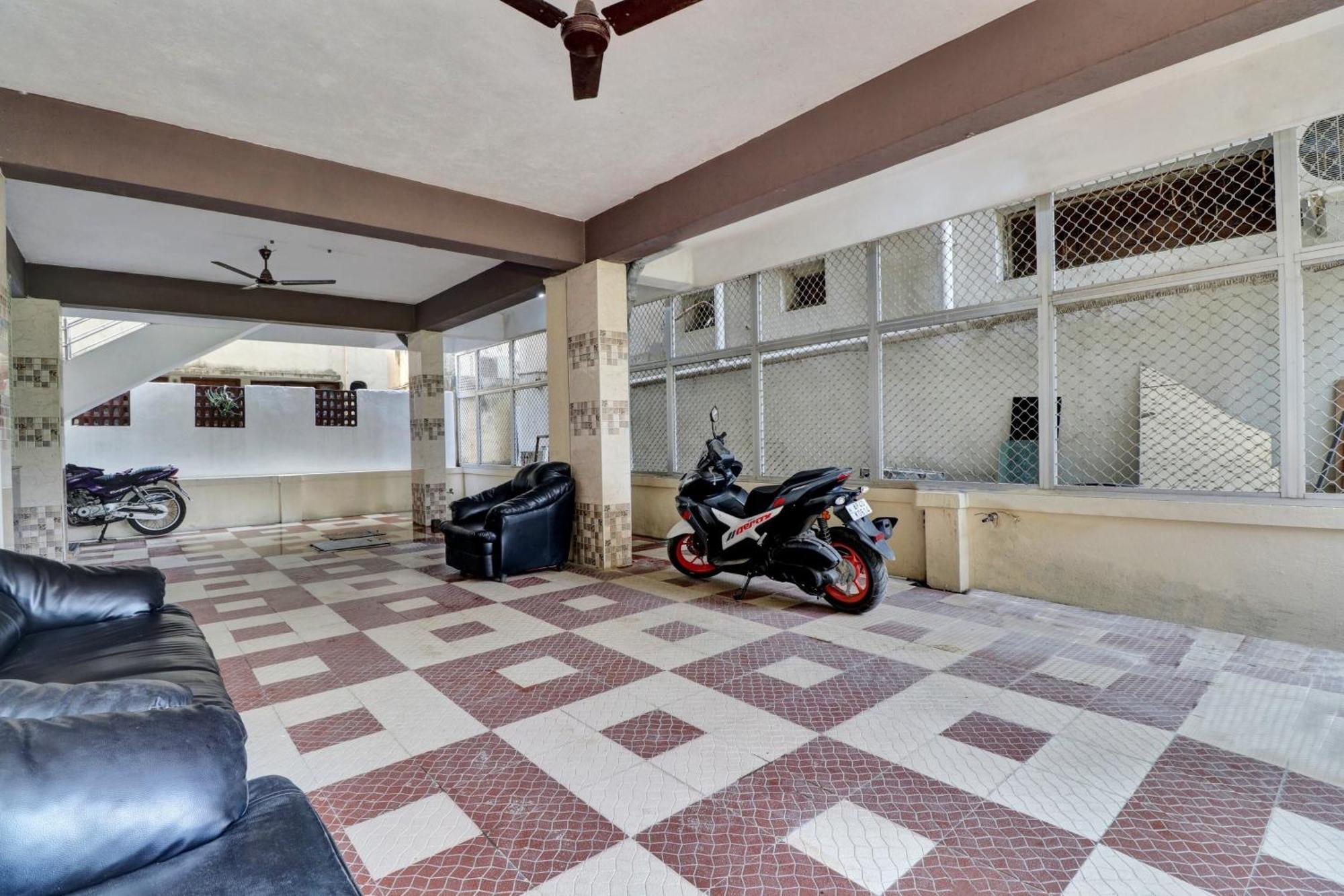 Hotel O Seshadri Homestay 티루파티 외부 사진